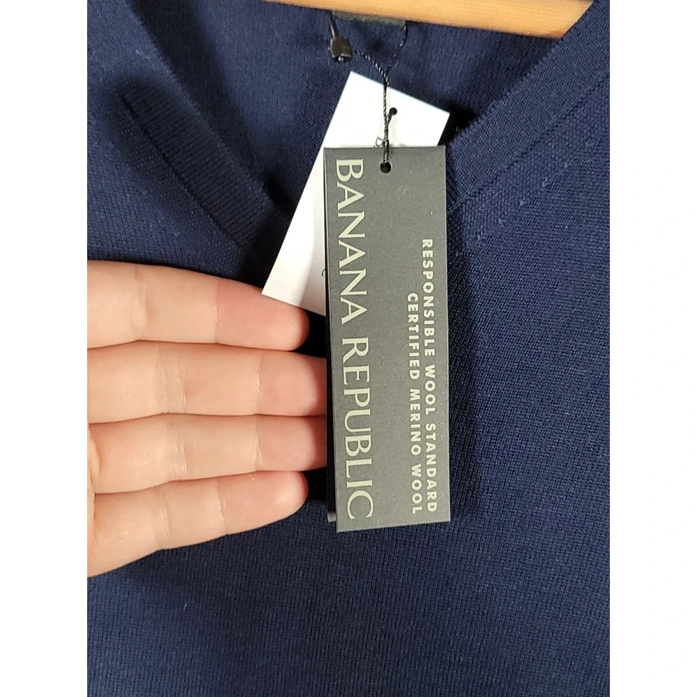 Banana Republic Mens Navy Blue 100% Extra Fine Merino Wool V-Neck Sweater Large